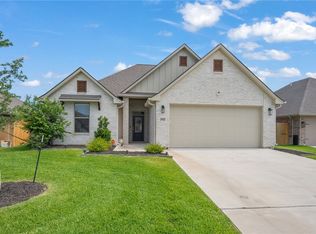 2902 Captain Ct, Bryan, TX 77808
