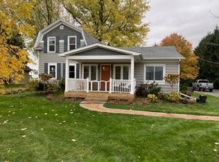 537 Devils Ln, Walworth, WI 53184