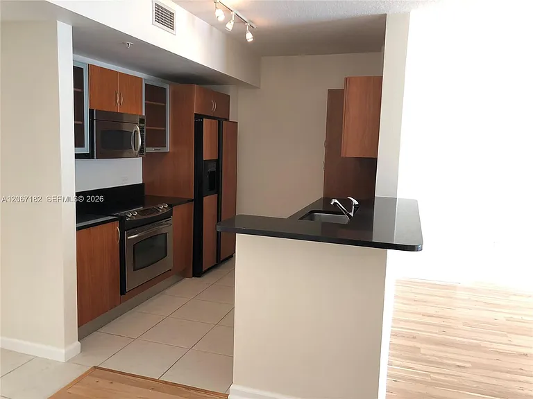18800 NE 29th Ave #730 — Photo 9