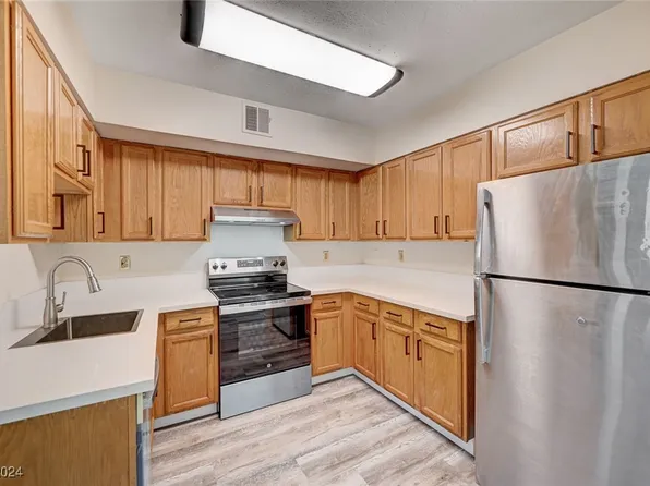 804 N Torrey Pines Dr, Las Vegas, NV 89107