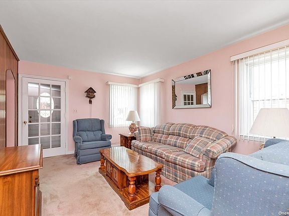 4th image of 19 Princeton St