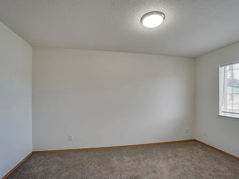 Beverly Rose Apartments — Photo 4