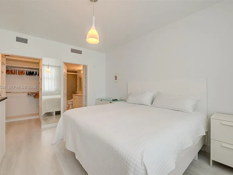 2401 NE 65th St #509 — Photo 20