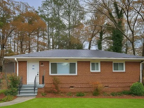 2842 Delowe Dr, East Pt, GA 30344