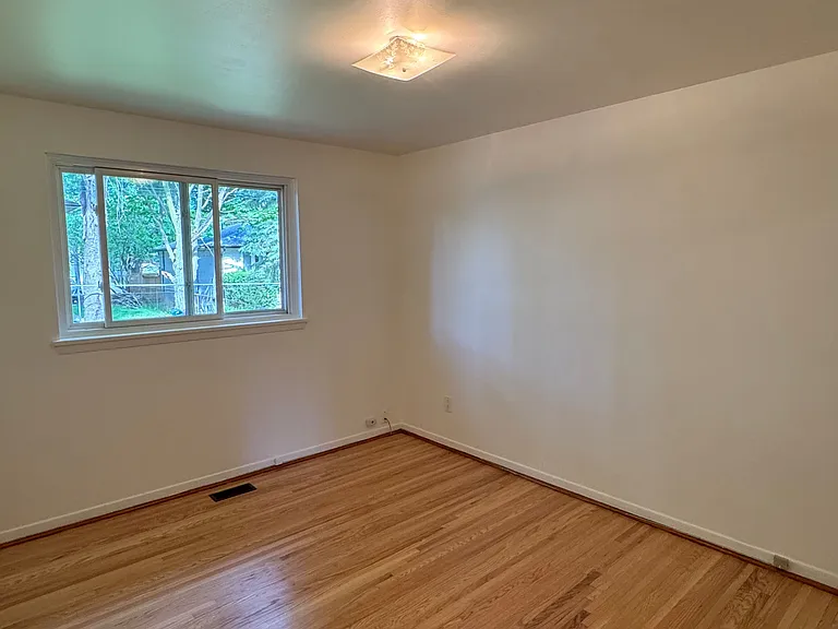 45 Sherwood Forest Dr — Photo 10