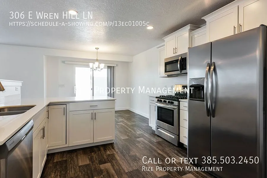306 E Wren Hill Ln