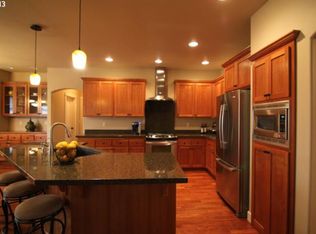 1148 S 41st Pl, Springfield, OR 97478