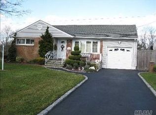 3161 Cherrywood Dr, Wantagh, NY 11793
