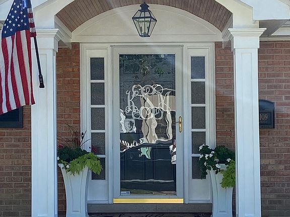 2nd image of 4109 Lawn Ave