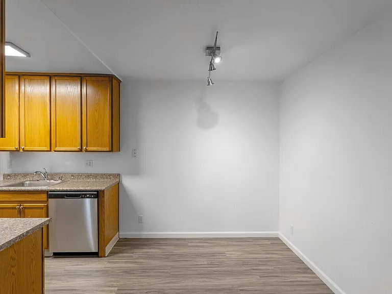 Macara Gardens Apartments — Photo 13