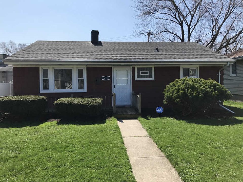 1st image of 711 E 160th St