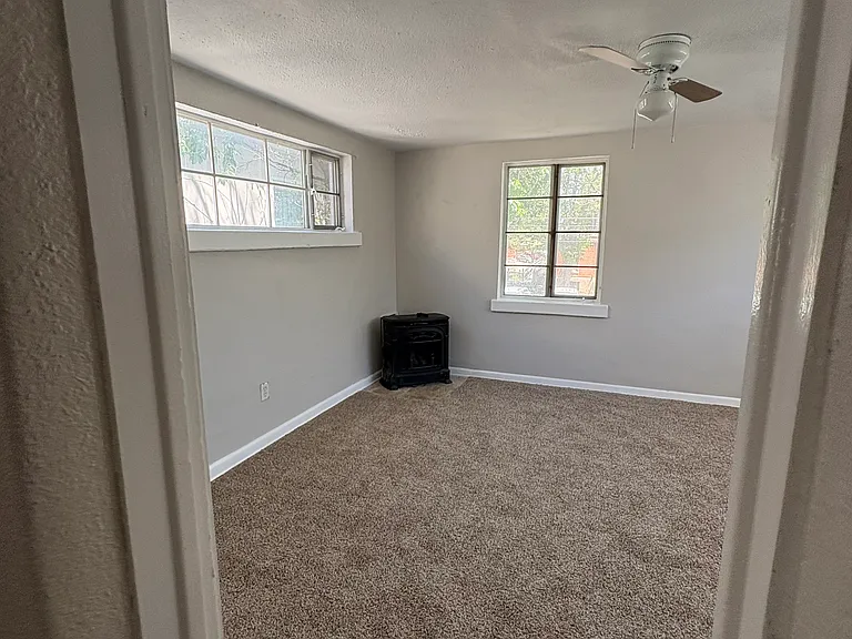 2230 N Ogden St — Photo 38