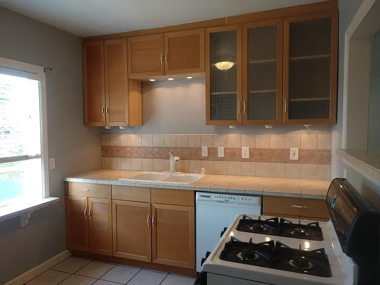 2401 E St #F — Photo 14