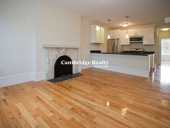 4th image of 658 Massachusetts Ave #5T