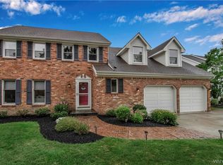 67 Randwood Dr, Getzville, NY 14068