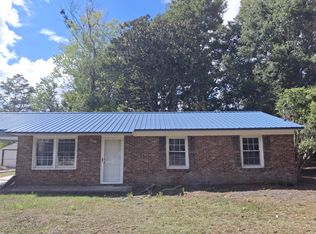 606 S Poplar Ave, Andrews, SC 29510