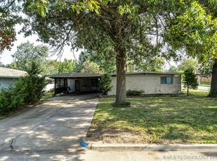 4999 E 26th Pl, Tulsa, OK 74114