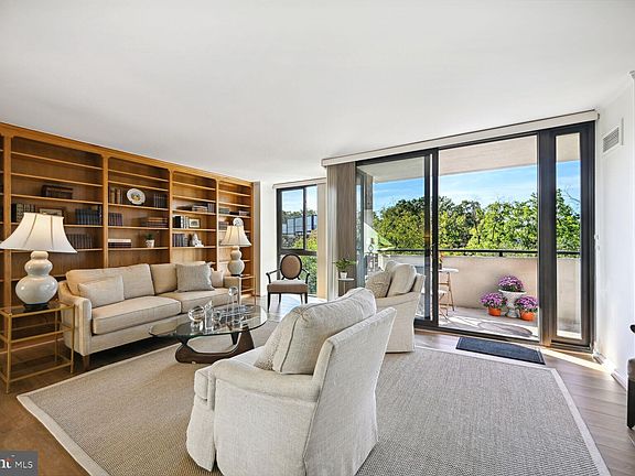 3rd image of 4620 N Park Ave APT 504E