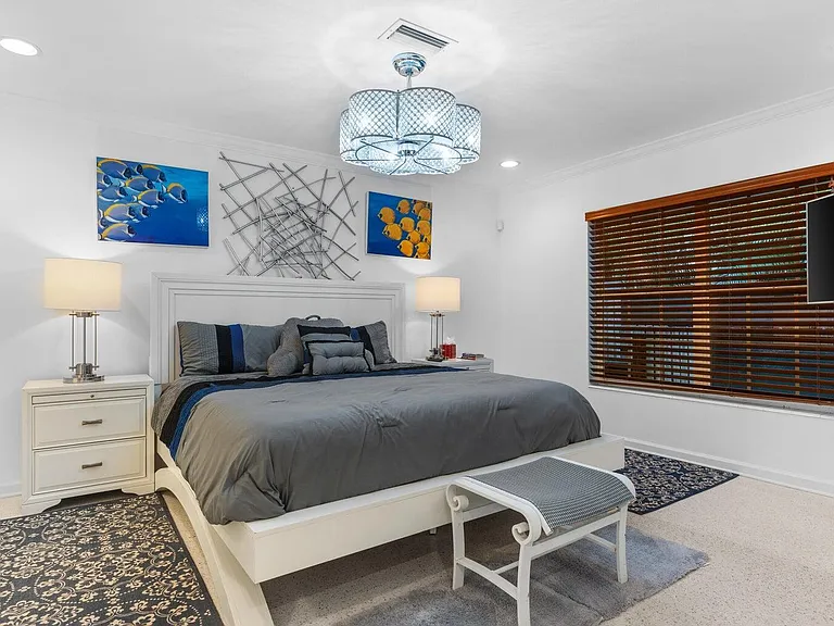 410 Venetian Dr — Photo 12