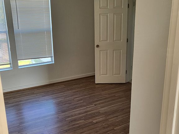 3rd image of 809 Avenue H Unit A