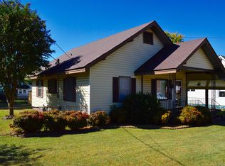 802 S 5th St, Easley, SC 29640