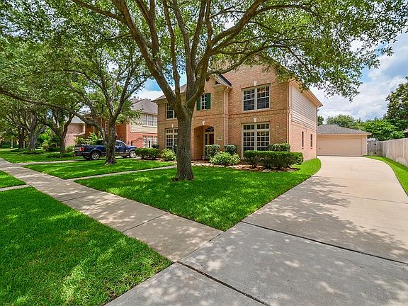 3rd image of 1519 Morning Park Dr
