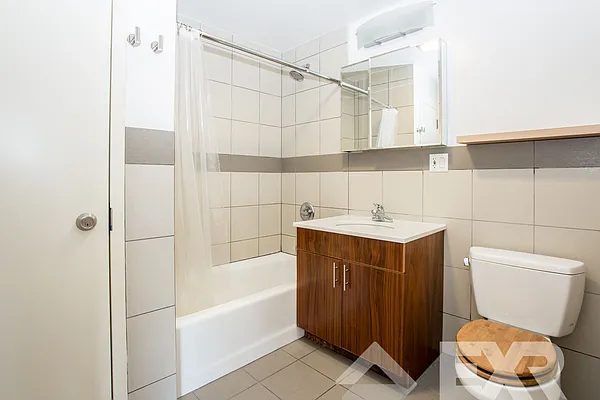 Rented by EXR | media 38