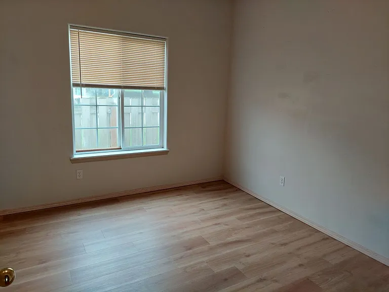 2443 Undine St — Photo 8