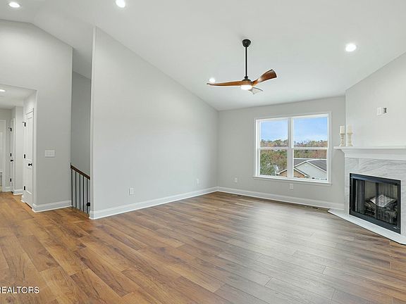 5th image of 3912 Hillside Terrace Ln