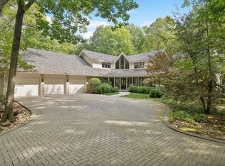 3 Dunsinane Ln, Bannockburn, IL 60015