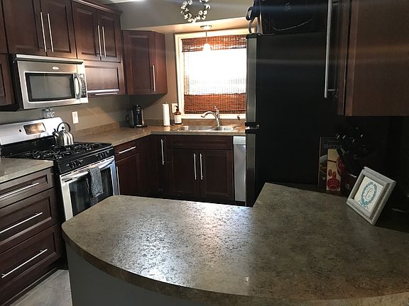 3rd image of 14852 Arlington Ave