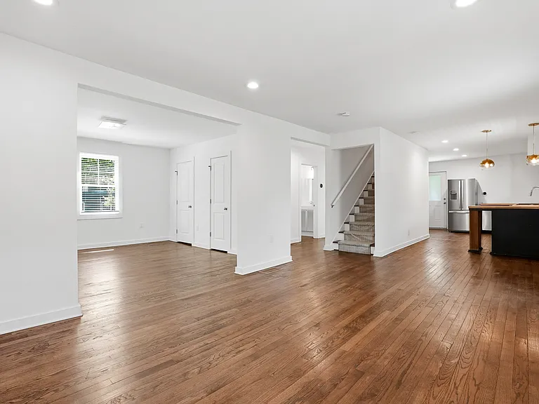 439 Oak Rd — Photo 5