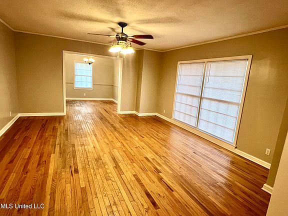 4th image of 3306 Ingalls Ave