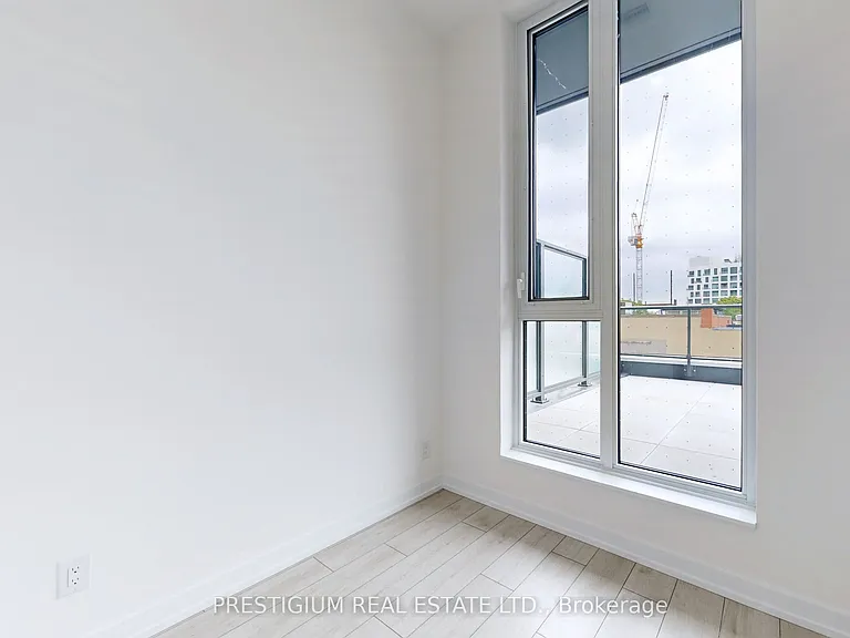 500 Dupont St #208 — Photo 14