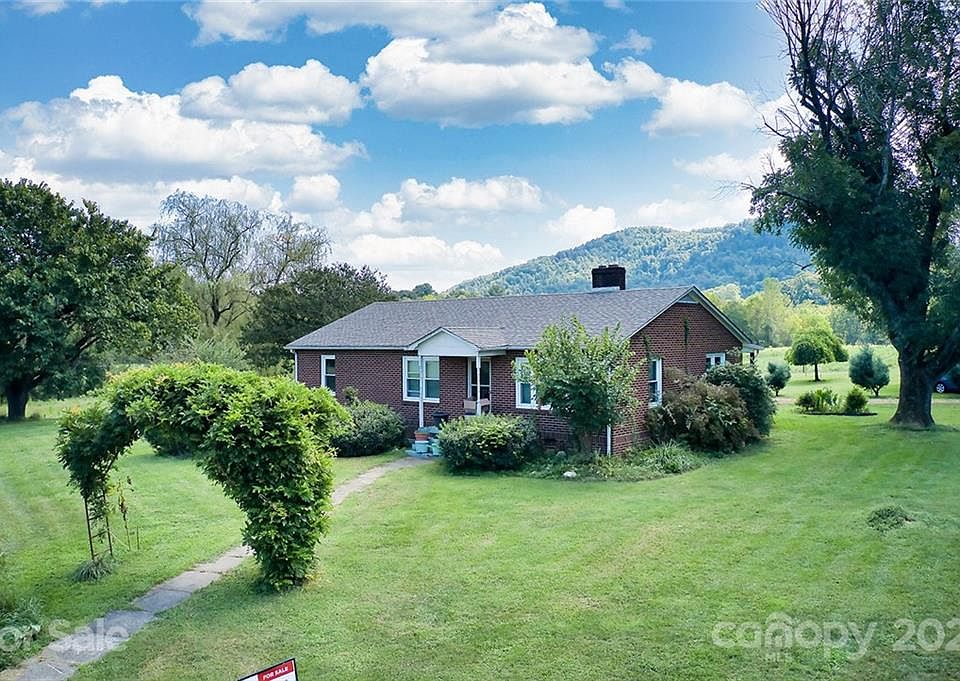1st image of 3807 Hawkins Dr