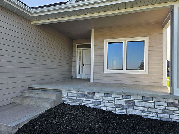 2nd image of 902 S Cattail Ct