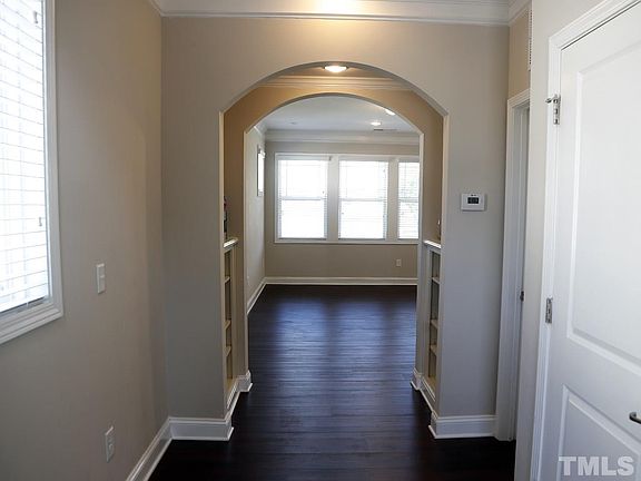5th image of 36 Plum Ln
