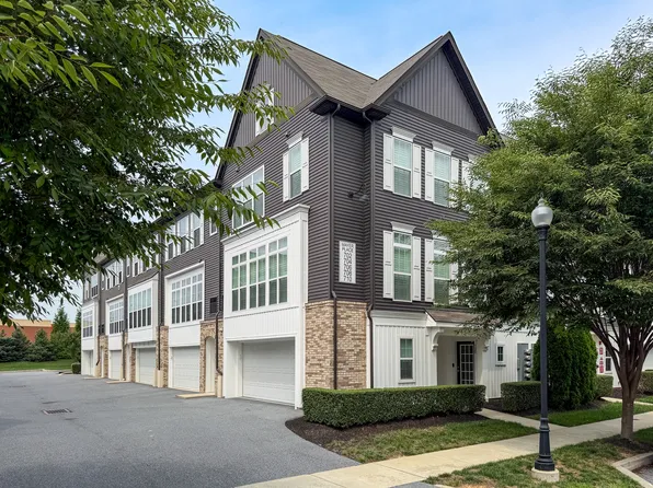 708 Mayer Pl, Lancaster, PA 17601