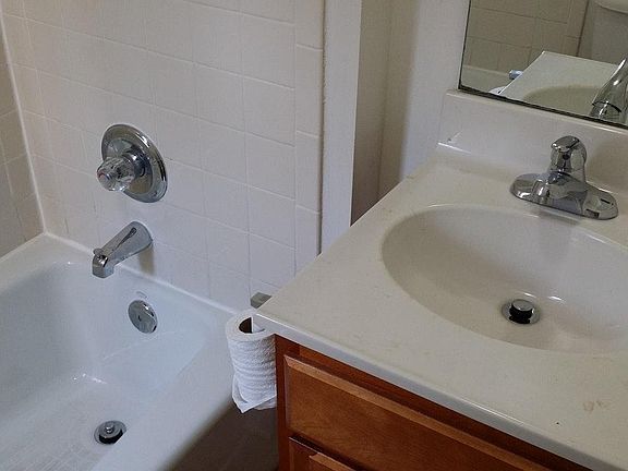 4th image of 717 Chimborazo Blvd APT C