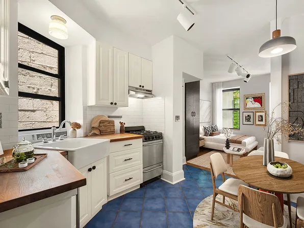 41 Perry St APT 2A, Manhattan, NY 10014