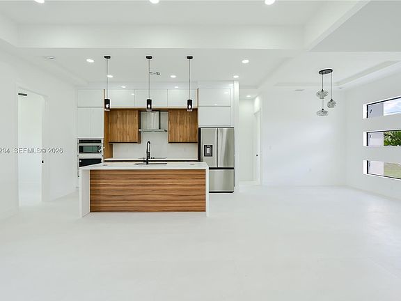 3rd image of 2834 NW 17th Pl