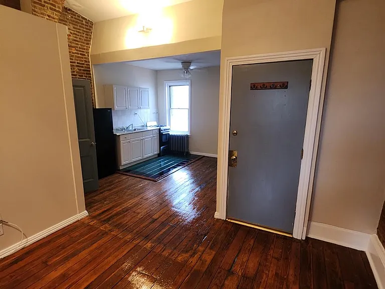 2210 E York St #12-3F — Photo 4