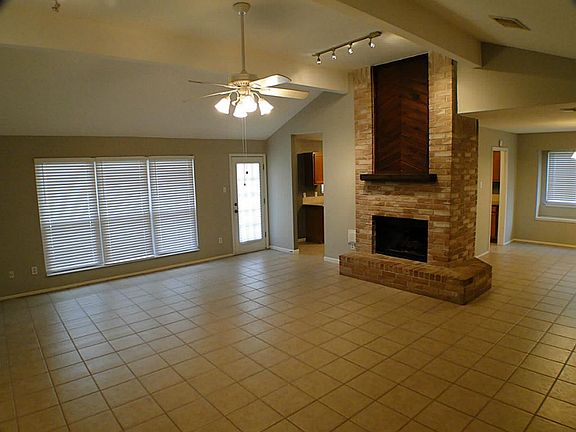 3rd image of 3123 Hartcliff Cir