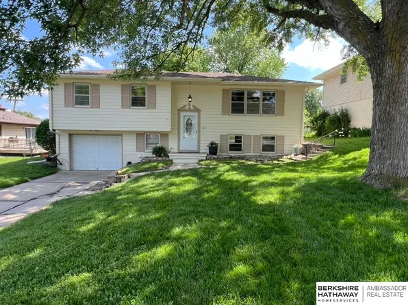 6611 Nebraska Ave, Omaha, NE 68104