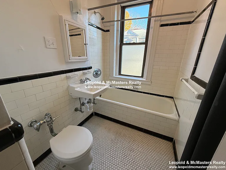 30 Bellevue St #15 — Photo 8