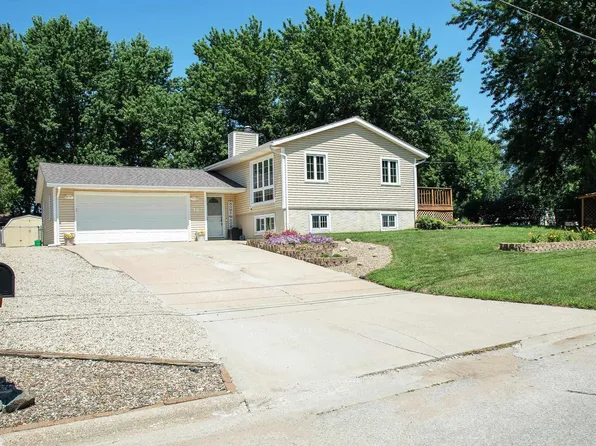 562 Jones Rd, Evansdale, IA 50707