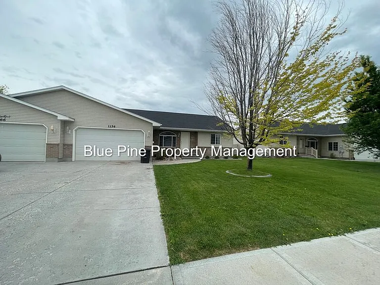 1156 Matchpoint Dr — Photo 2