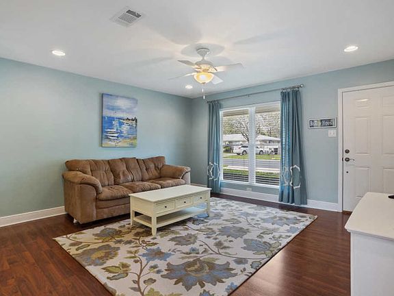 5th image of 105 Arbor Vista Dr