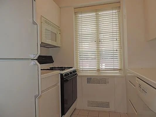5th image of 41 W 58th St APT 5B