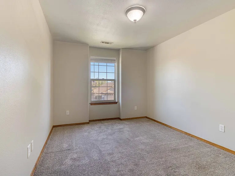 2765 NE Faith Dr — Photo 17